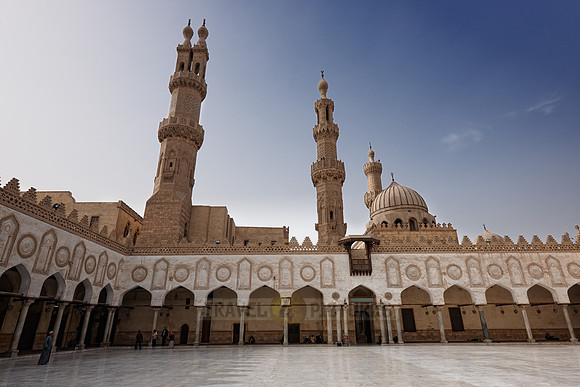 Al Ashar Mosque inner courtyard and minaret