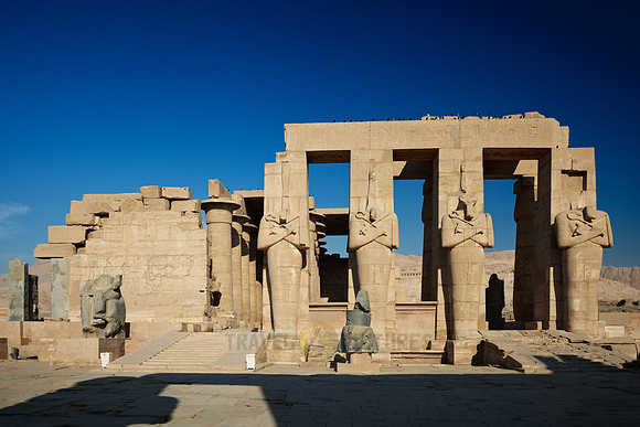 Osiris statues on second yard
