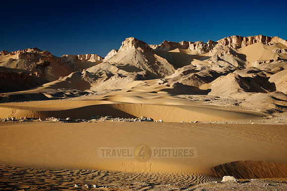 desert landscape with mountains at old caravan road