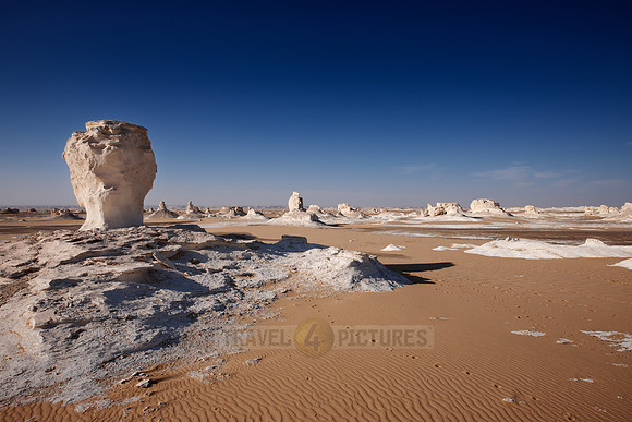 white desert near Oasis Farafra