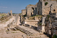 Nymphaion of Caracalla, Roman North Bath and columns of collonnaded street