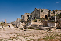 Nymphaion of Caracalla, Roman North Bath and columns of collonnaded street