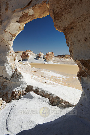 white desert at el Agabat