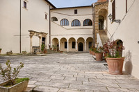 inner courtyard of Palazzo Orsini, Pitigliano