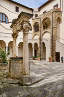 fountain inside inner courtyard of Palazzo Orsini, Pitigliano