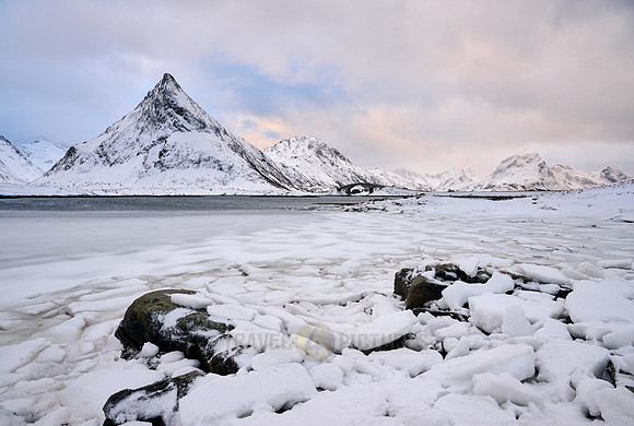 mountains and winter landscape at Flakstadbruene
