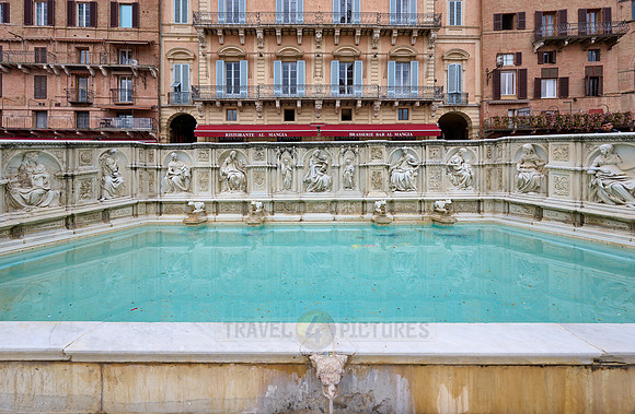 fountain on Piazza del Campo in Siena
