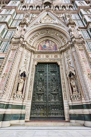 door of Cathedral of Santa Maria del Fiore