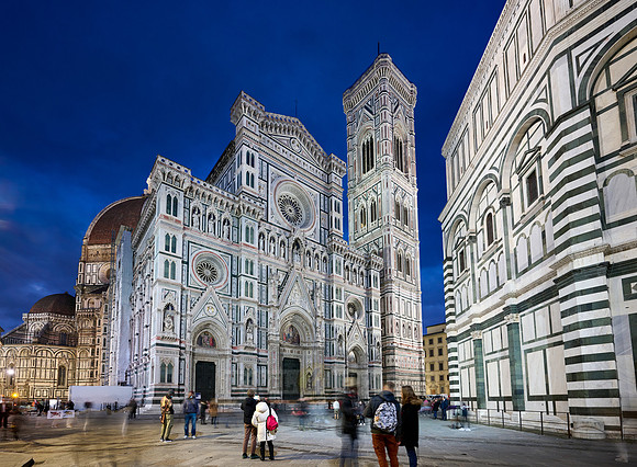 night shot of illuminated Cathedral of Santa Maria del Fiore