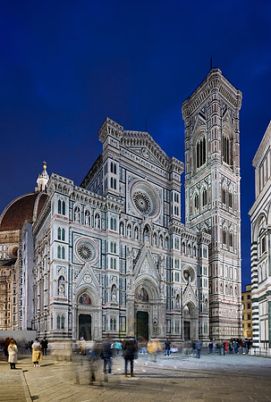 night shot of illuminated Cathedral of Santa Maria del Fiore