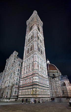 night shot of illuminated Cathedral of Santa Maria del Fiore