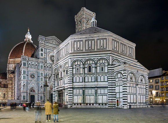 night shot of illuminated Cathedral of Santa Maria del Fiore