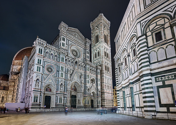 night shot of illuminated Cathedral of Santa Maria del Fiore
