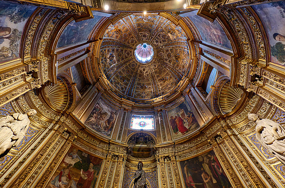 interior shot of Cathedral of Siena, Duomo di Siena
