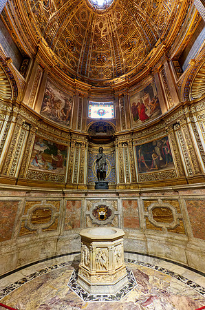 interior shot of Cathedral of Siena, Duomo di Siena