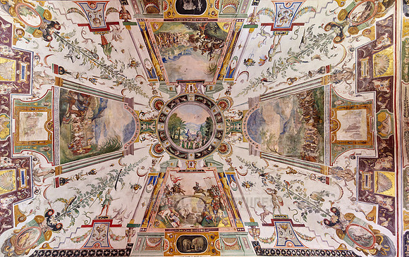 painting of the ceiling in The Bellini and Giorgione Room, Uffizi gallery