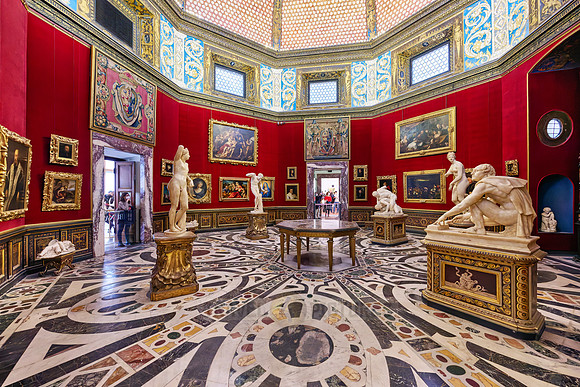 The Tribune (Degli Tribuna) gallery in Uffizi gallery