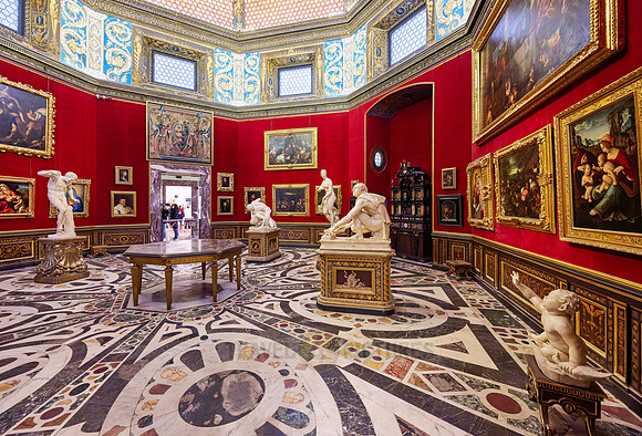 The Tribune (Degli Tribuna) gallery in Uffizi gallery