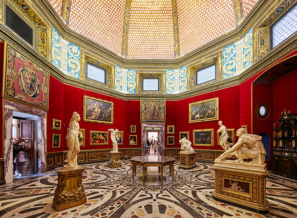 The Tribune (Degli Tribuna) gallery in Uffizi gallery