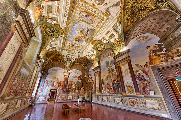 interior view of Palazzo Pitti