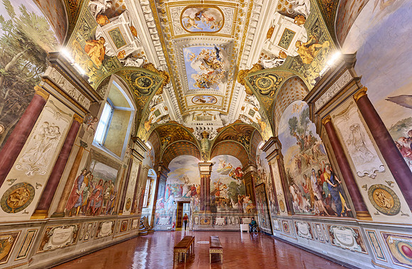 interior view of Palazzo Pitti
