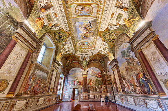 interior view of Palazzo Pitti