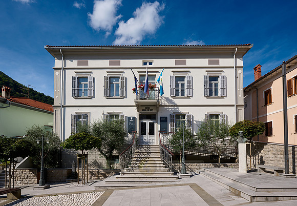town hall of Kanal ob Soci