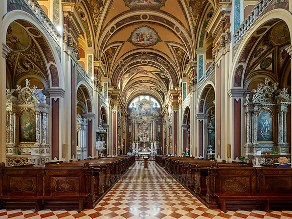 interior shot of church Chiesa di Sant'Ignazio, St Ignatius of Loyola
