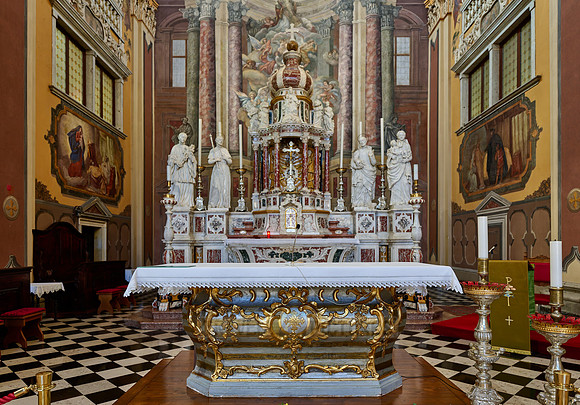 interior shot of church Chiesa di Sant'Ignazio, St Ignatius of Loyola