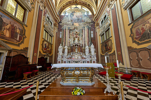 interior shot of church Chiesa di Sant'Ignazio, St Ignatius of Loyola