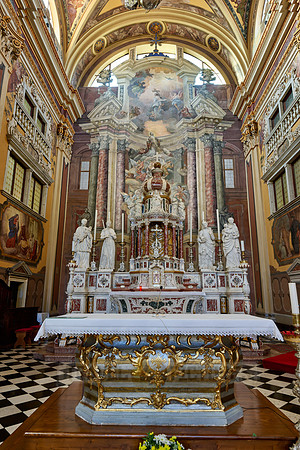 interior shot of church Chiesa di Sant'Ignazio, St Ignatius of Loyola