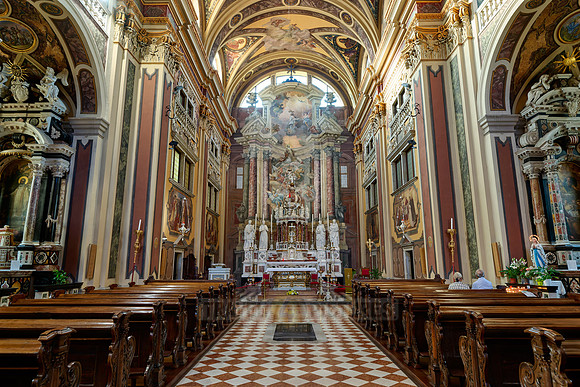 interior shot of church Chiesa di Sant'Ignazio, St Ignatius of Loyola