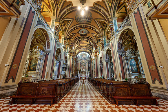 interior shot of church Chiesa di Sant'Ignazio, St Ignatius of Loyola