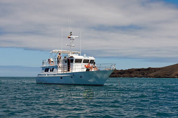 tourist ship Santa Fe, Isla Bartolome