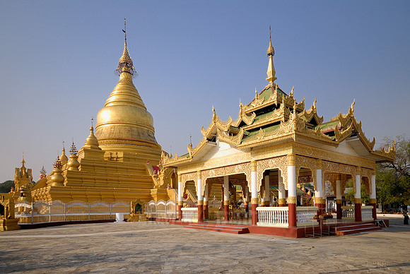 Kuthodaw Pagoda