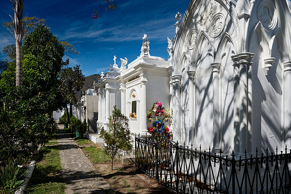 San Lázaro Cemetery, Antigua