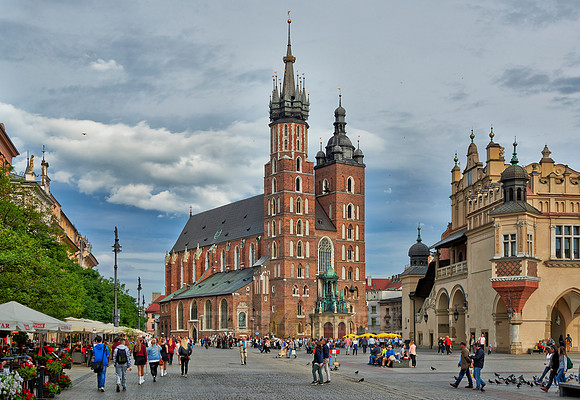 outside view of St. Mary's Basilica