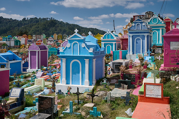colorful cemetery of Chichicastenango