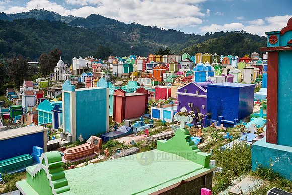 colorful cemetery of Chichicastenango