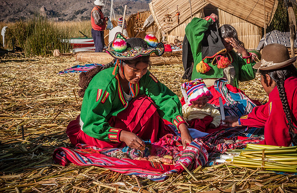 Indigena women of local Uros