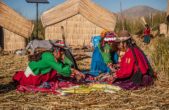 Indigena women of local Uros