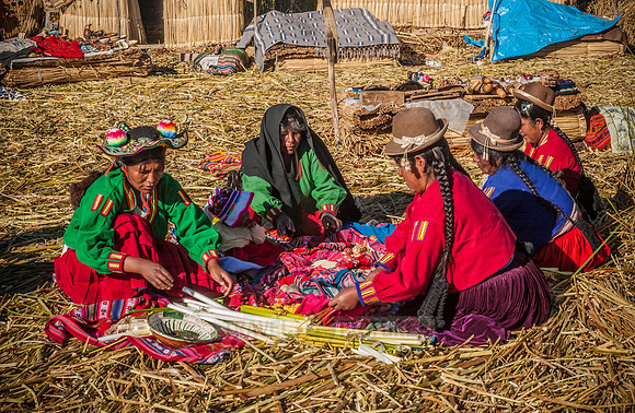 Indigena women of local Uros