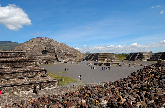 Pyramid of the Moon and Place of the moon