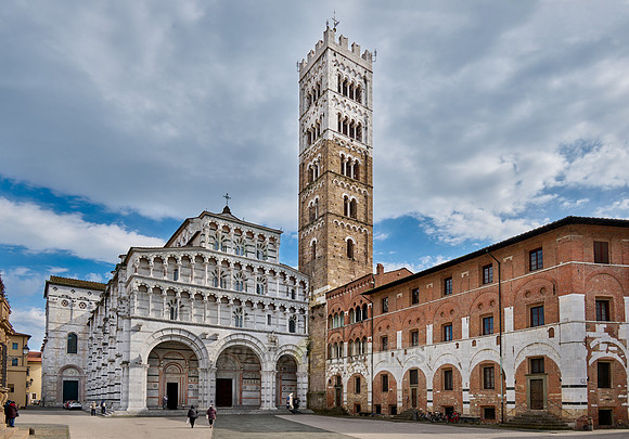 outside View of Cathedral San Martino of Lucca