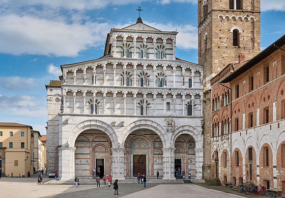 outside View of Cathedral San Martino of Lucca