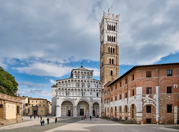 outside View of Cathedral San Martino of Lucca