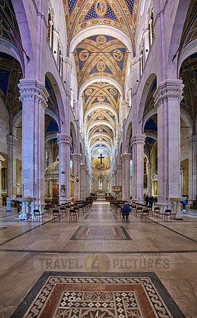 interior shot of Cathedral San Martino of Lucca