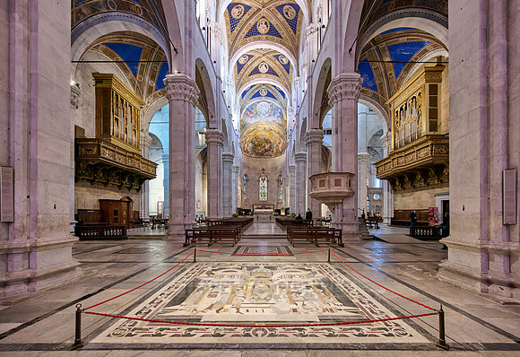 interior shot of Cathedral San Martino of Lucca
