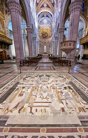 Marble inlaid in Cathedral San Martino of Lucca