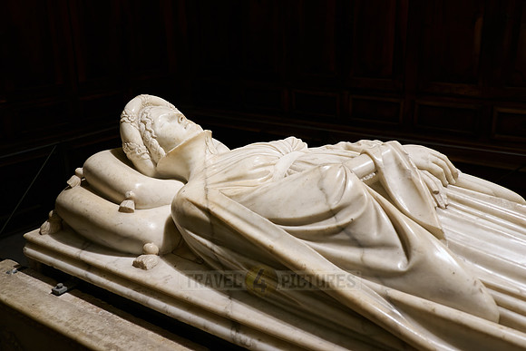 Tomb and monument of Ilaria del Carretto by Jacopo della Quercia in Lucca